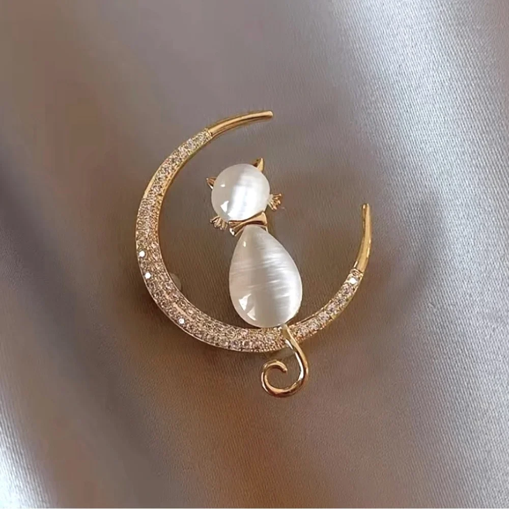 Cat Brooch - Picture 3 of 5